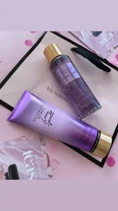 Victoria's Secret Love Spell Creme Hidratante 236ml + Body Splash 250ml - Almah Importados